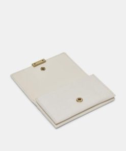 Eastsidewardrobe.shop1da6a48182 2